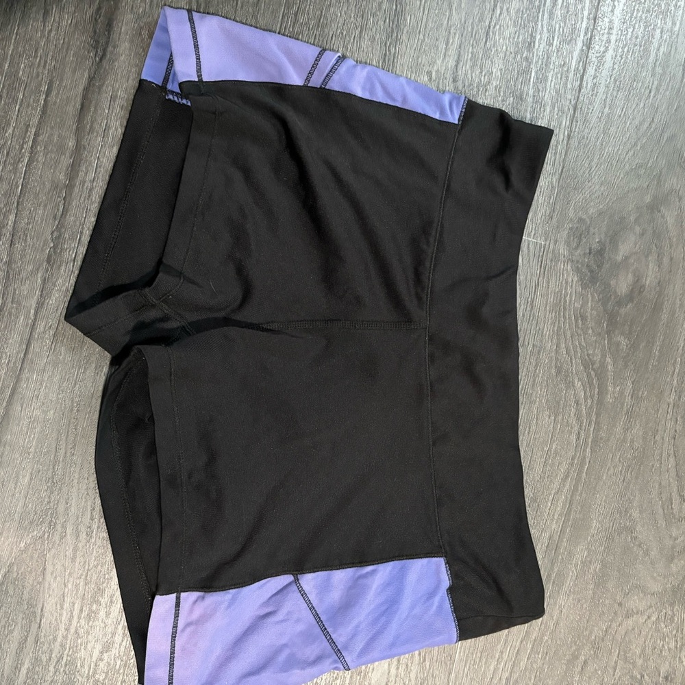 Avia Medium work out shorts with pockets